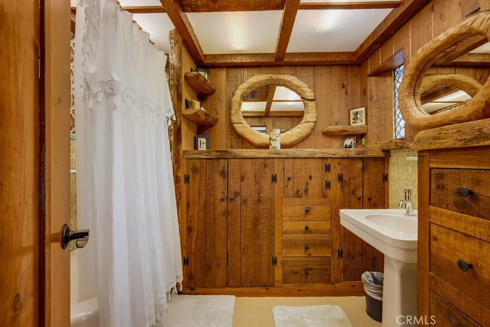 28 Bear Drive Mt Baldy, CA 91759