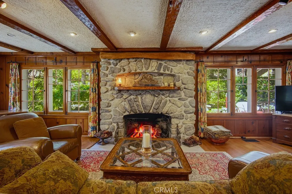 28 Bear Drive Mt Baldy, CA 91759