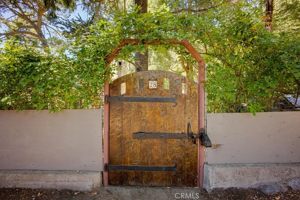 28 Bear Drive Mt Baldy, CA 91759