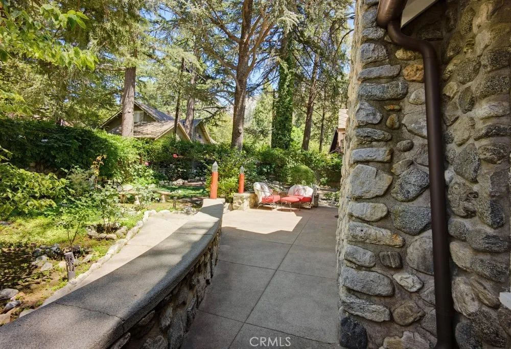 28 Bear Drive Mt Baldy, CA 91759