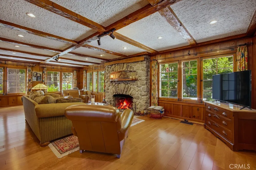 28 Bear Drive Mt Baldy, CA 91759