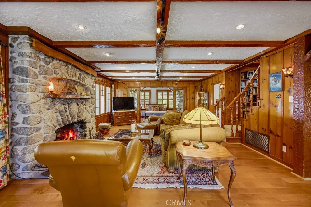 28 Bear Drive Mt Baldy, CA 91759