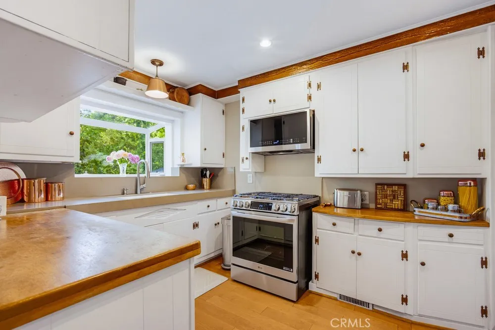 28 Bear Drive Mt Baldy, CA 91759