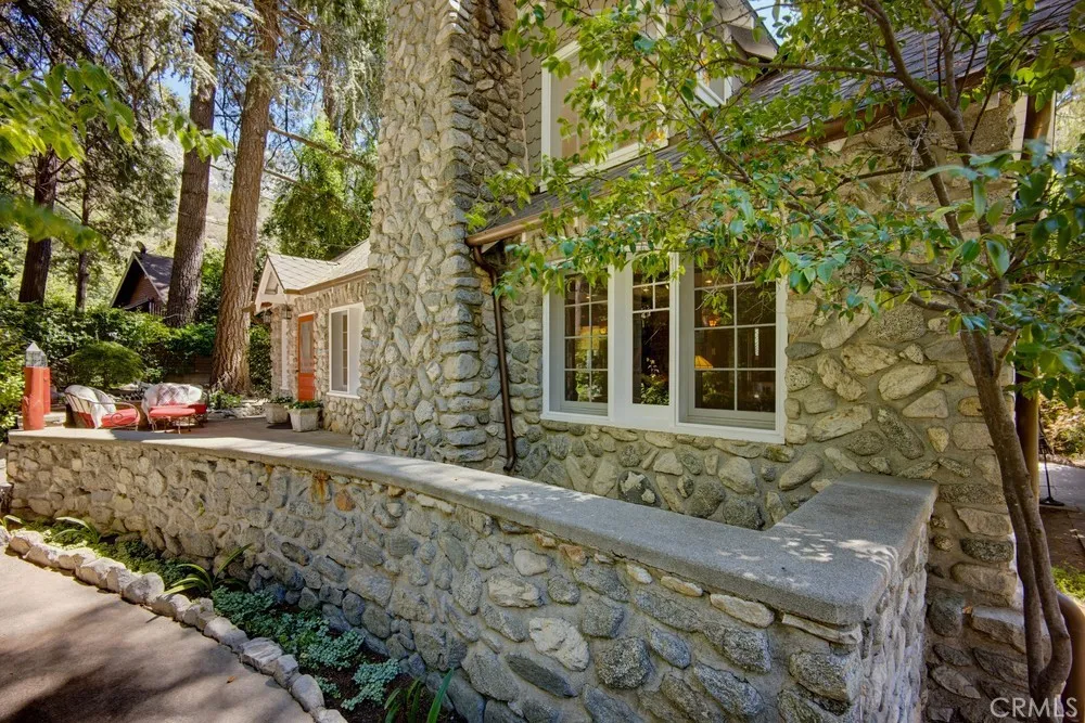 28 Bear Drive Mt Baldy, CA 91759