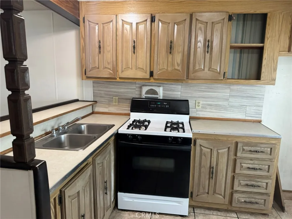 16437 Pinyon Lake Elsinore, CA 92530