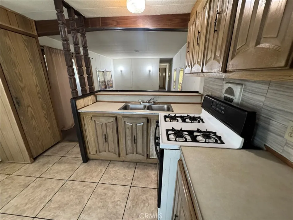 16437 Pinyon Lake Elsinore, CA 92530