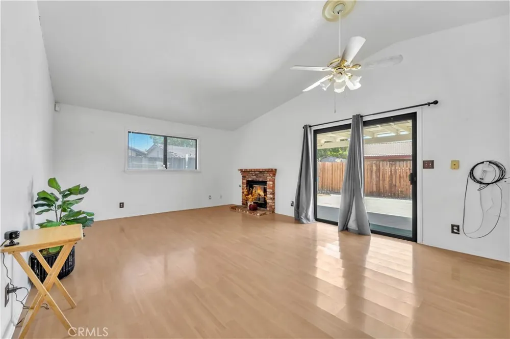43732 La Paz Lancaster, CA 93535