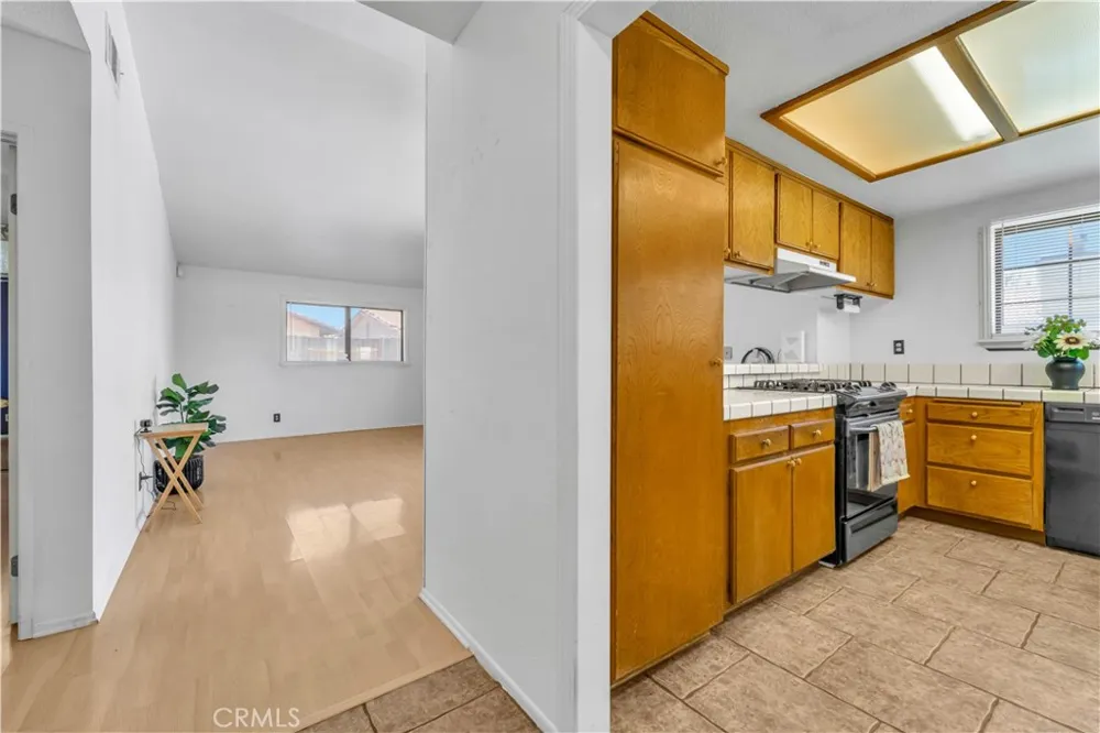 43732 La Paz Lancaster, CA 93535