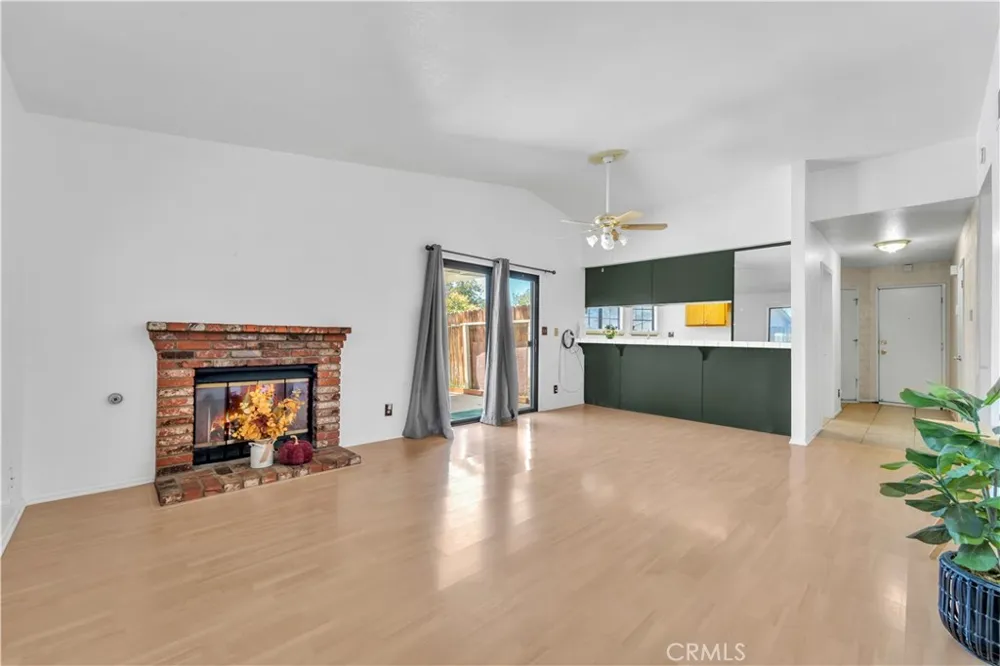 43732 La Paz Lancaster, CA 93535