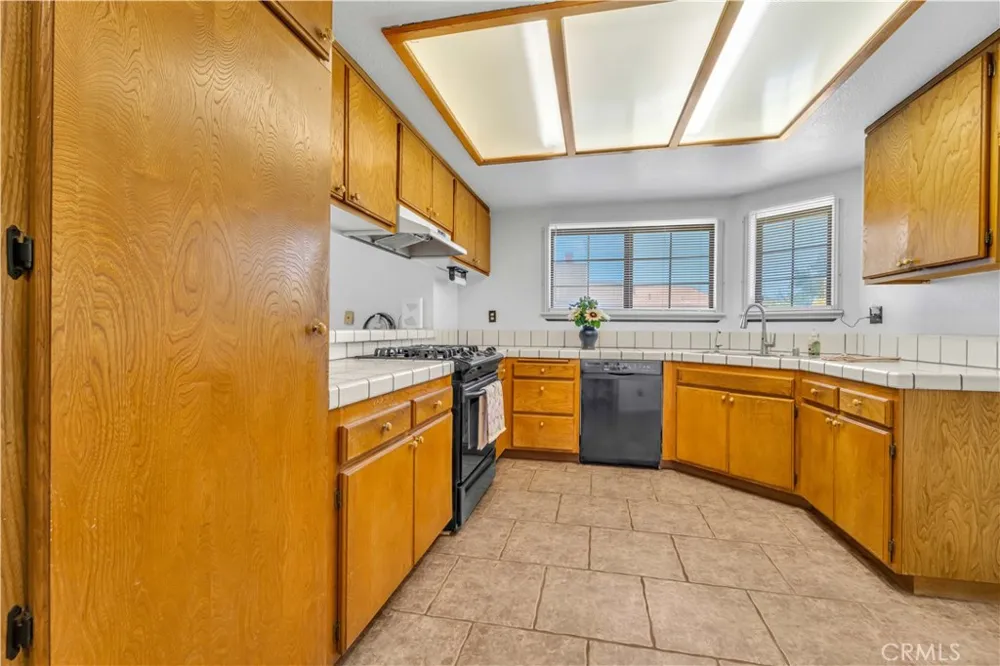 43732 La Paz Lancaster, CA 93535