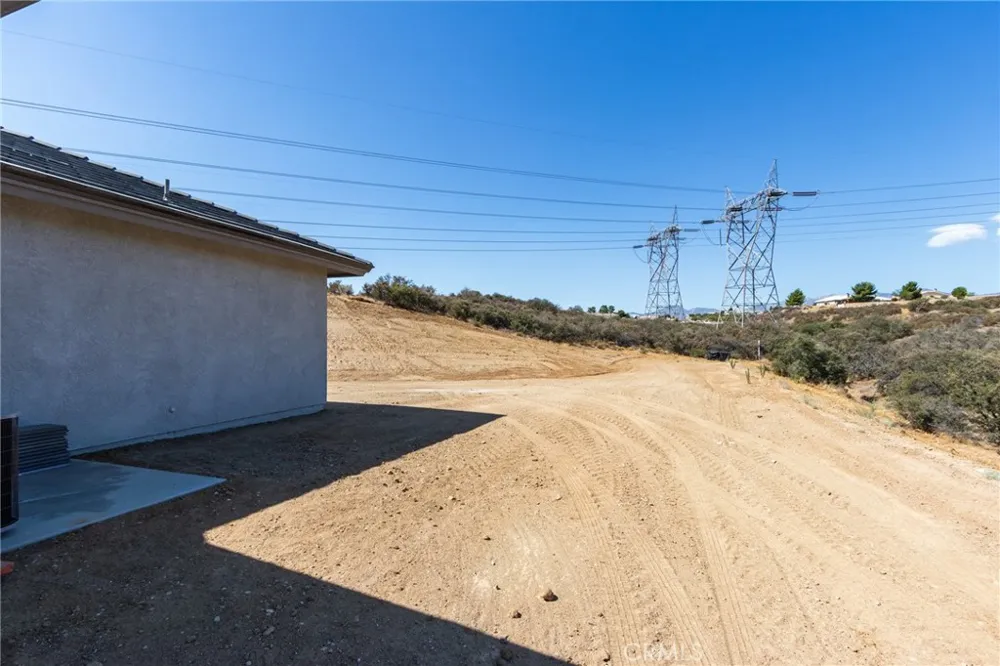 6848 Braceo Street Oak Hills, CA 92344
