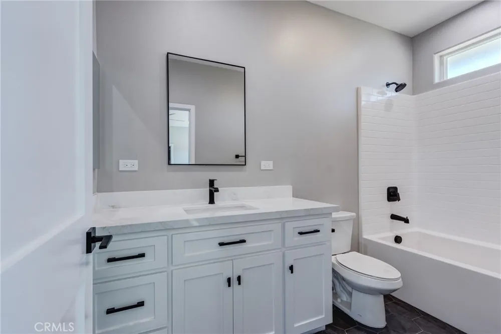 6848 Braceo Street Oak Hills, CA 92344