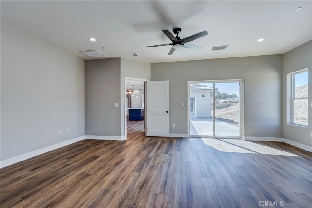6848 Braceo Street Oak Hills, CA 92344