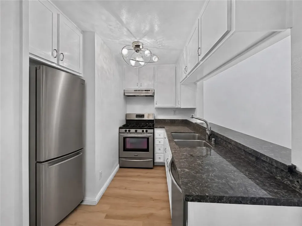 7131 Farralone #46 Canoga Park, CA 91303