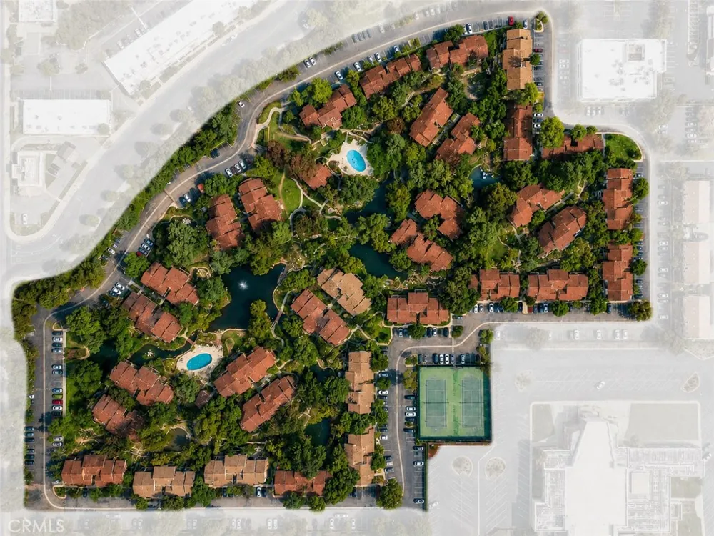 7131 Farralone #46 Canoga Park, CA 91303