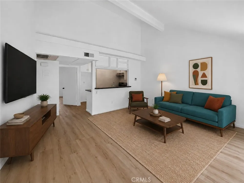 7131 Farralone #46 Canoga Park, CA 91303