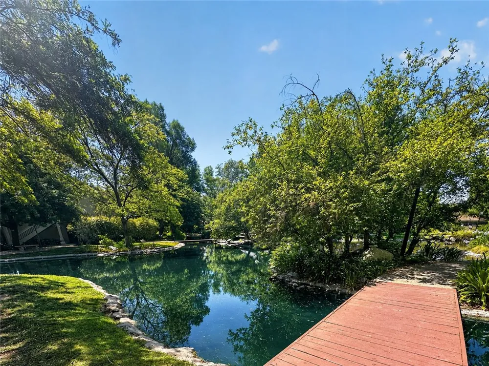 7131 Farralone #46 Canoga Park, CA 91303