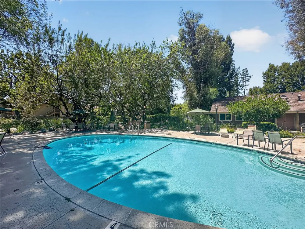 7131 Farralone #46 Canoga Park, CA 91303