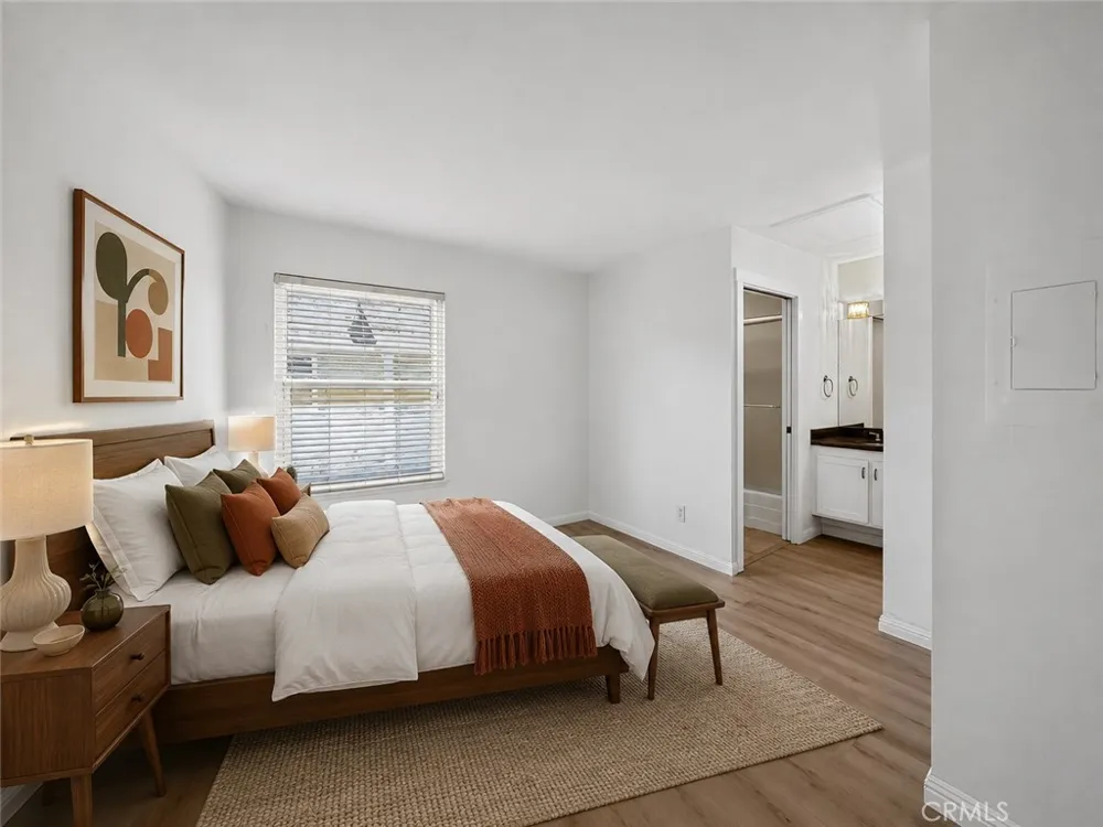 7131 Farralone #46 Canoga Park, CA 91303
