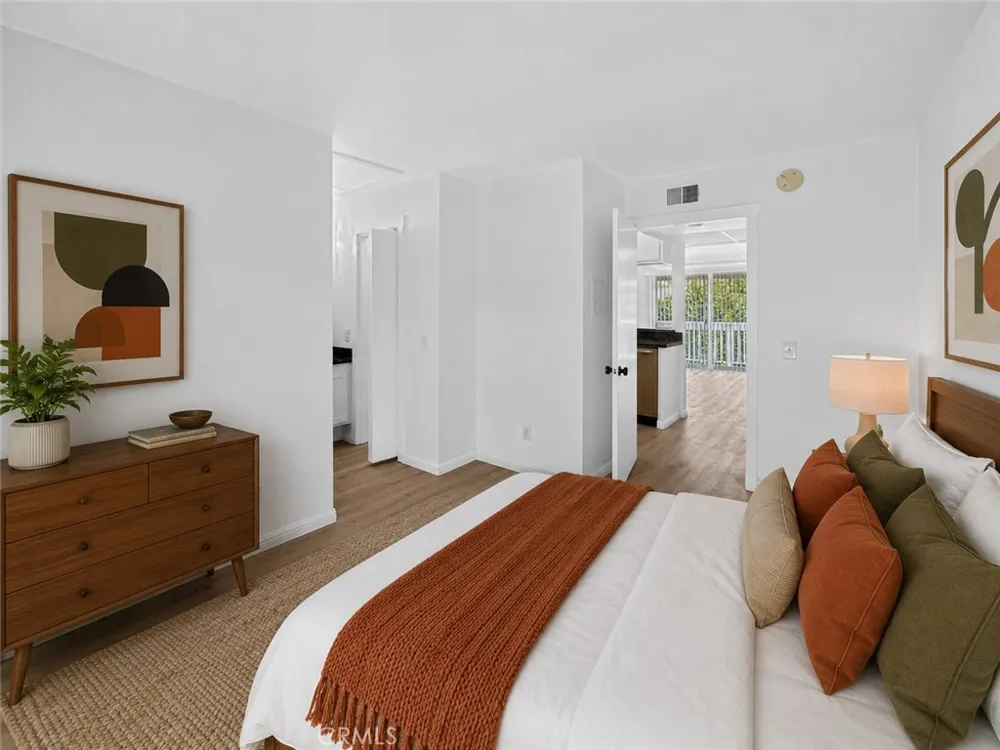 7131 Farralone #46 Canoga Park, CA 91303