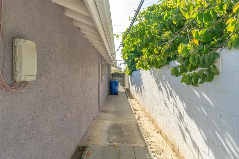 324 Vincent Avenue West Covina, CA 91790