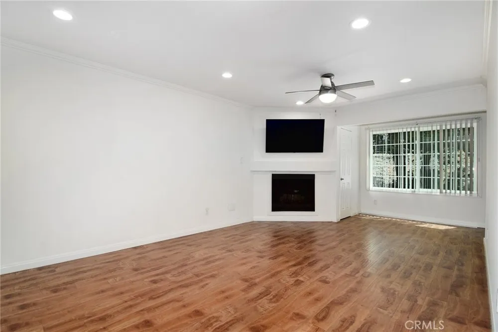 5525 Canoga Avenue #124 Woodland Hills, CA 91367