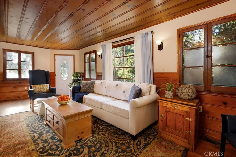 23969 Wildwood Lane Crestline, CA 92325