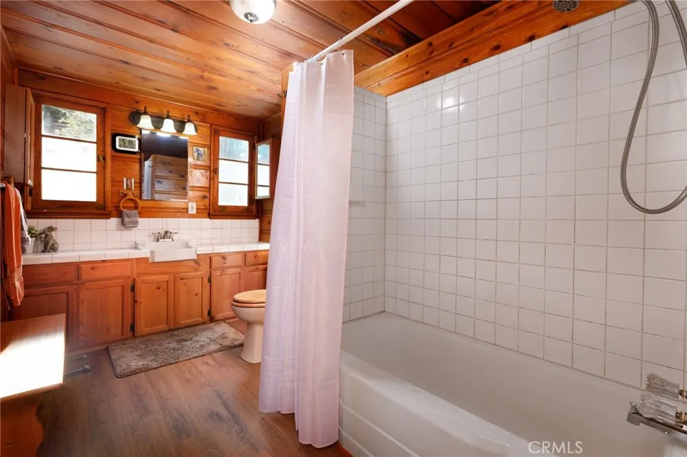 23969 Wildwood Lane Crestline, CA 92325