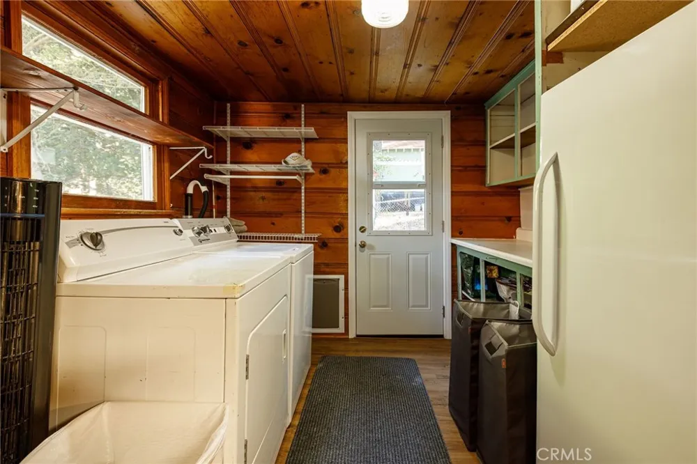 23969 Wildwood Lane Crestline, CA 92325