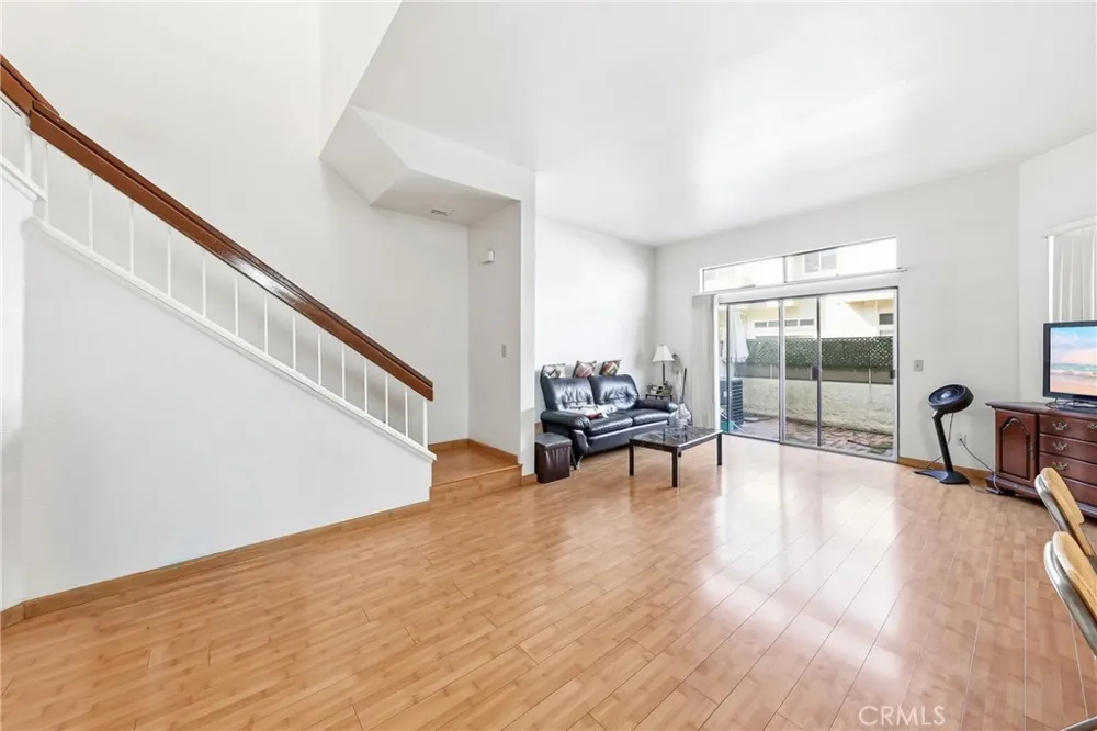 32 Brownfield Lane Pomona, CA 91766