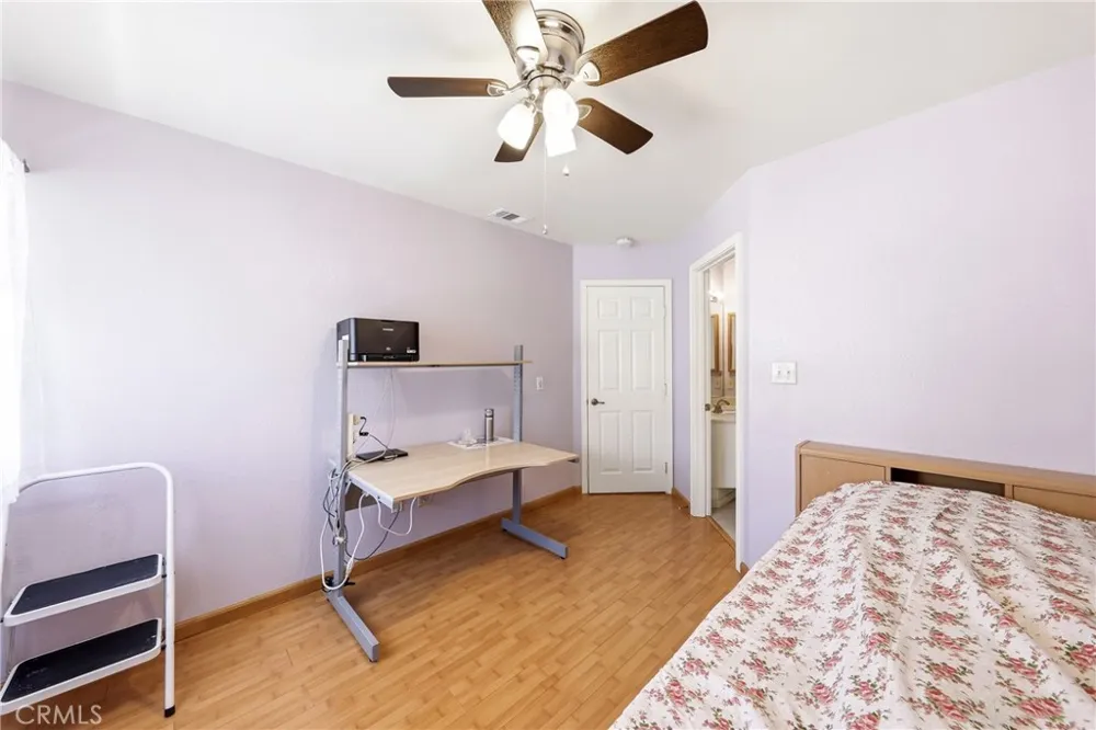 32 Brownfield Lane Pomona, CA 91766