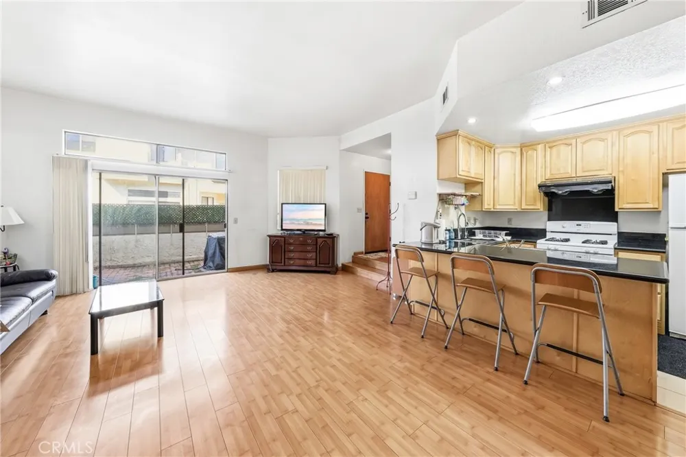 32 Brownfield Lane Pomona, CA 91766