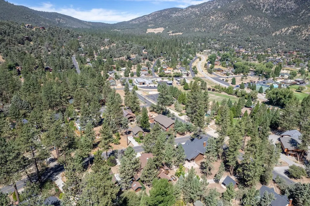 2312 Birchwood Pine Mountain Club, CA 93222