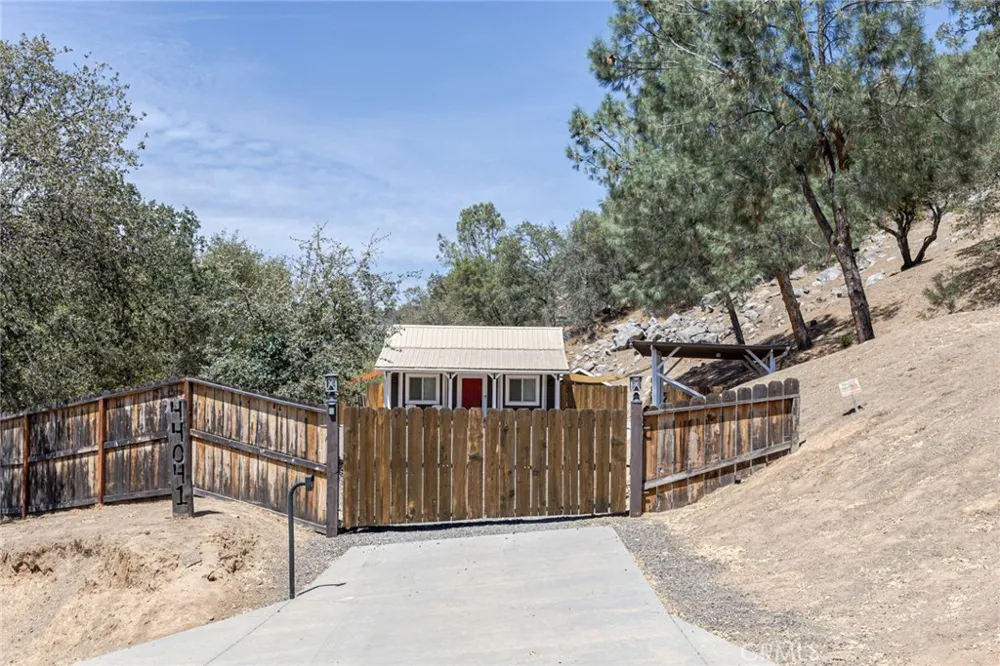 44041 Trabuco Coarsegold, CA 93614