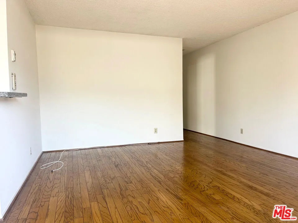 11743 DARLINGTON AVENUE #9 Los Angeles, CA 90049