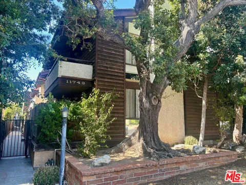11743 DARLINGTON AVENUE #9