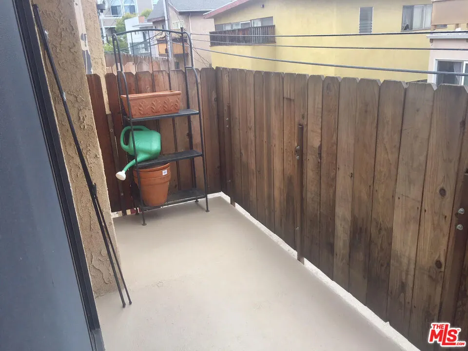 11743 DARLINGTON AVENUE #9 Los Angeles, CA 90049