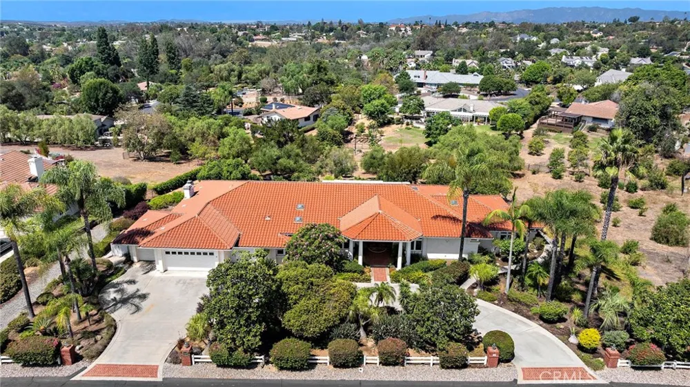 647 tumble creek Lane Fallbrook, CA 92028