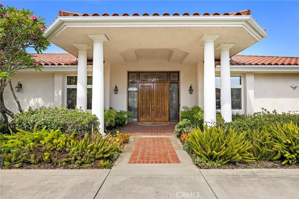 647 tumble creek Lane Fallbrook, CA 92028