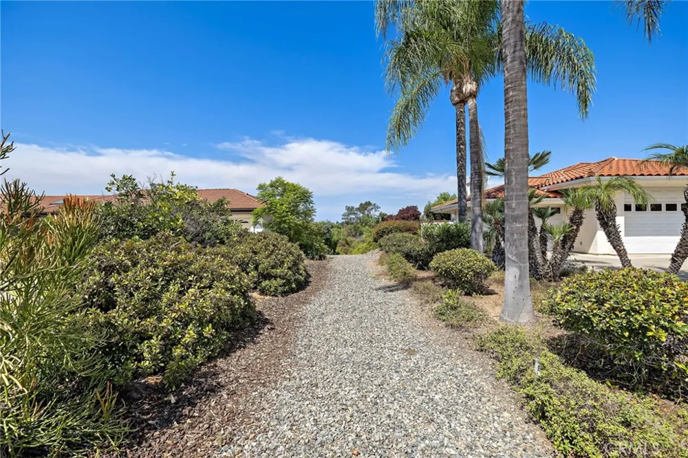 647 tumble creek Lane Fallbrook, CA 92028