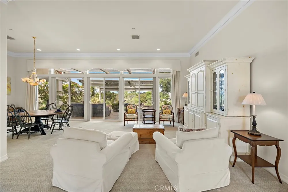 647 tumble creek Lane Fallbrook, CA 92028
