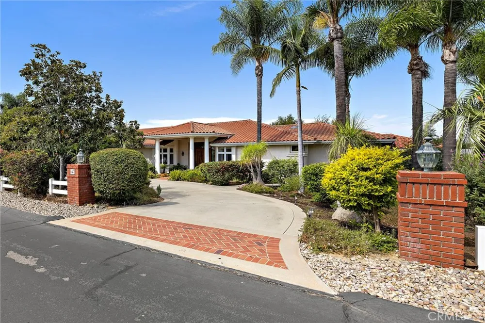 647 tumble creek Lane Fallbrook, CA 92028