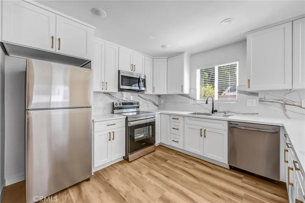 13831 Bessemer Valley Glen, CA 91401