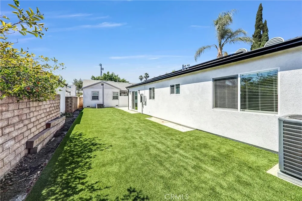 13831 Bessemer Valley Glen, CA 91401