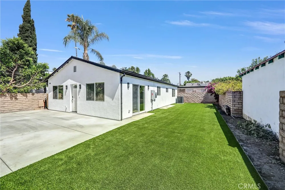 13831 Bessemer Valley Glen, CA 91401