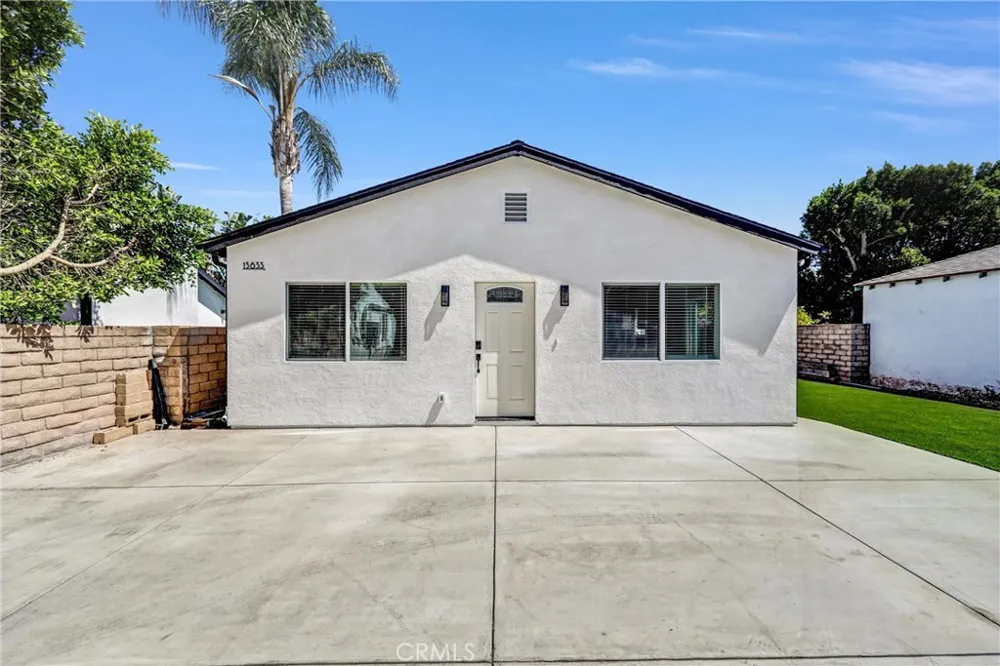 13831 Bessemer Valley Glen, CA 91401