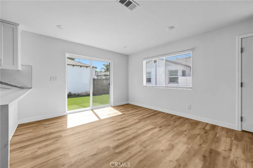 13831 Bessemer Valley Glen, CA 91401