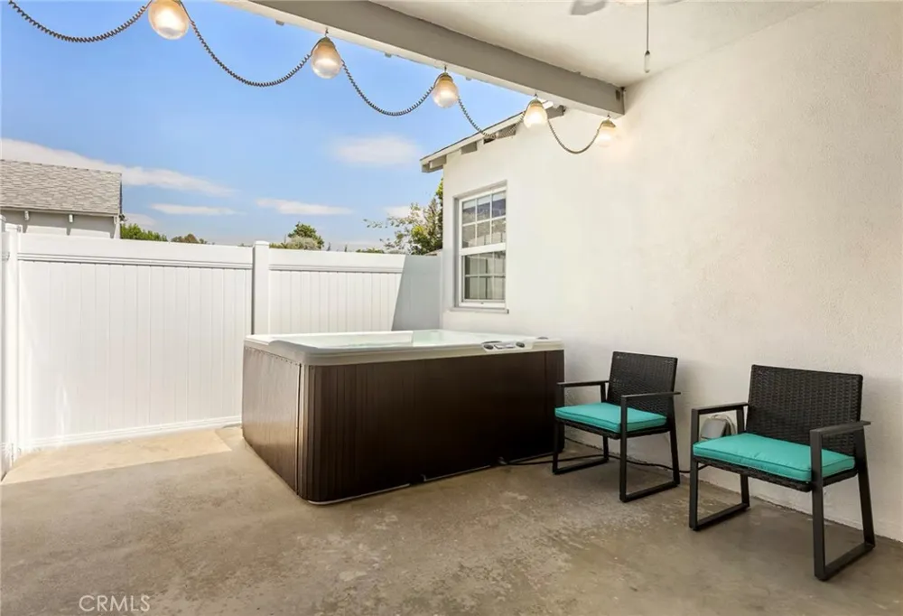 13831 Bessemer Valley Glen, CA 91401
