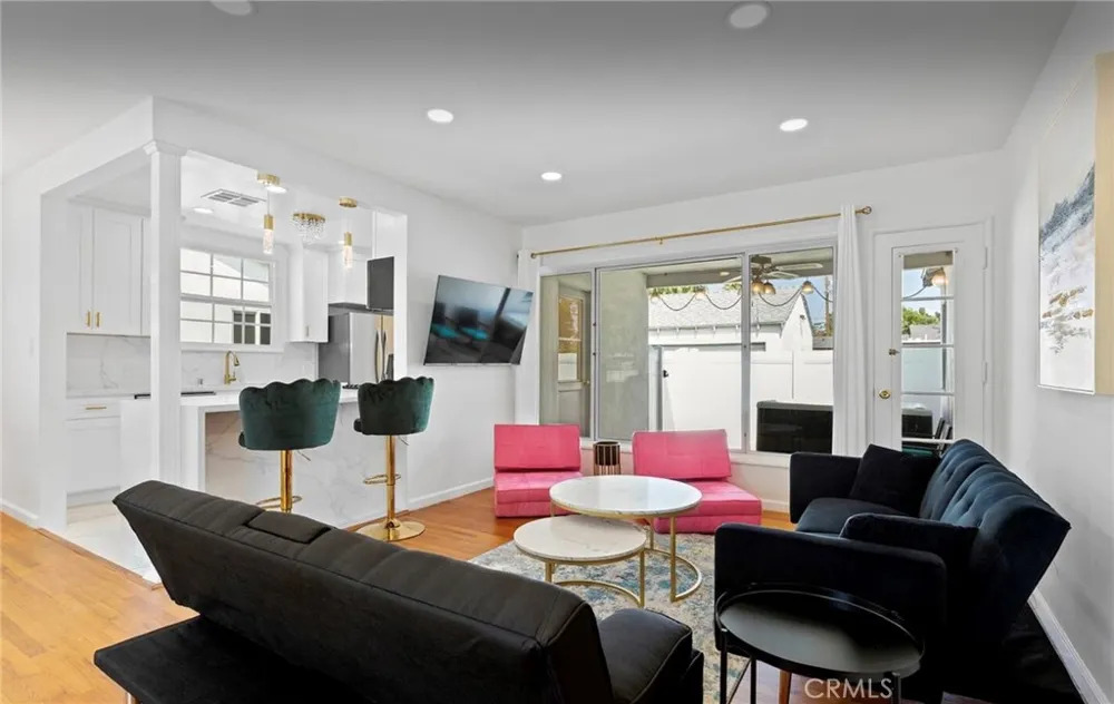13831 Bessemer Valley Glen, CA 91401