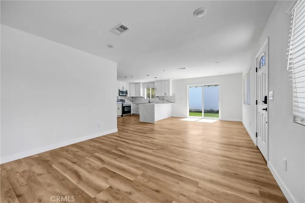 13831 Bessemer Valley Glen, CA 91401